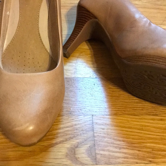 Clark’s Pumps - Picture 2 of 2